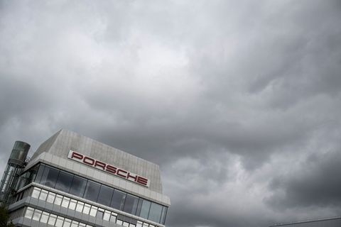 Der Gewinn bei Porsche ist eingebrochen. (Archivbild) Foto: Marijan Murat/dpa