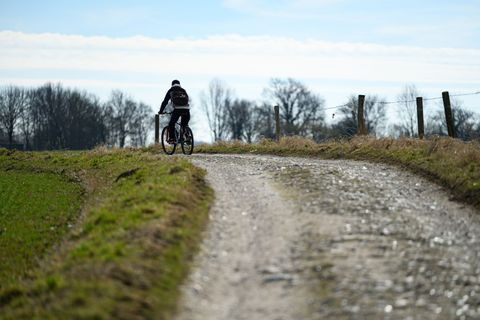 In Schleswig-Holstein und Hamburg zeigt sich das Wetter dieser Tage wechselhaft. (Archivbild) Foto: Jonas Walzberg/dpa