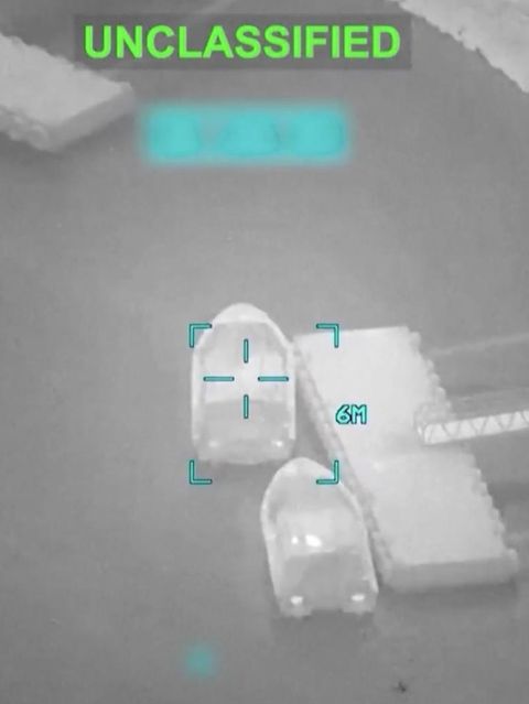 Drohnen-Aufnahmen eines Angriffs auf Minenleger-Schiffe im Iran.