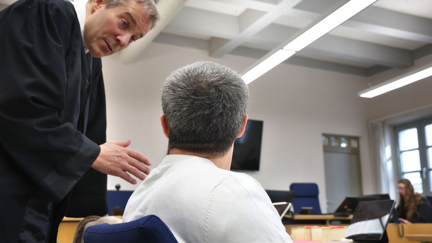Wegen Doppelmordes an seiner Großmutter und deren Mann muss sich der Angeklagte vor dem Landgericht Memmingen verantworten. Foto