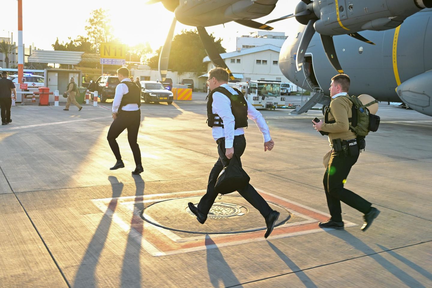 Johann Wadephul verlässt kurz vor Ende eines Besuchs in Israel wegen eines Voralarm der Luftabwehr