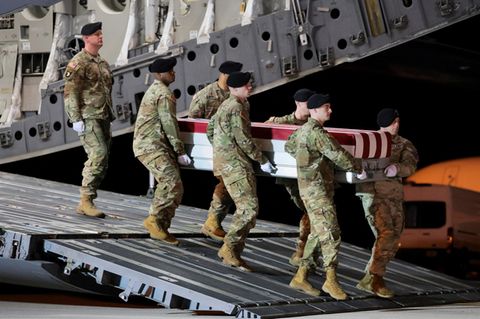 Iran-Gefallener wird empfangen