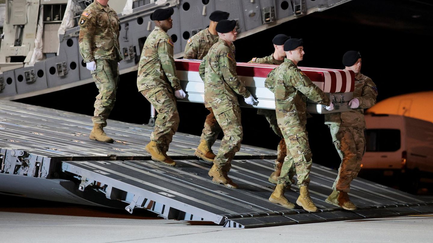 Iran-Gefallener wird empfangen