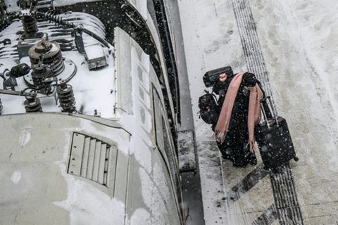Eingeschneite Bahn in Hamburg im Januar