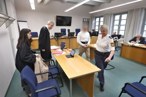 Wegen Doppelmordes an seiner Großmutter und deren Mann muss sich der Angeklagte vor dem Landgericht Memmingen verantworten. Foto