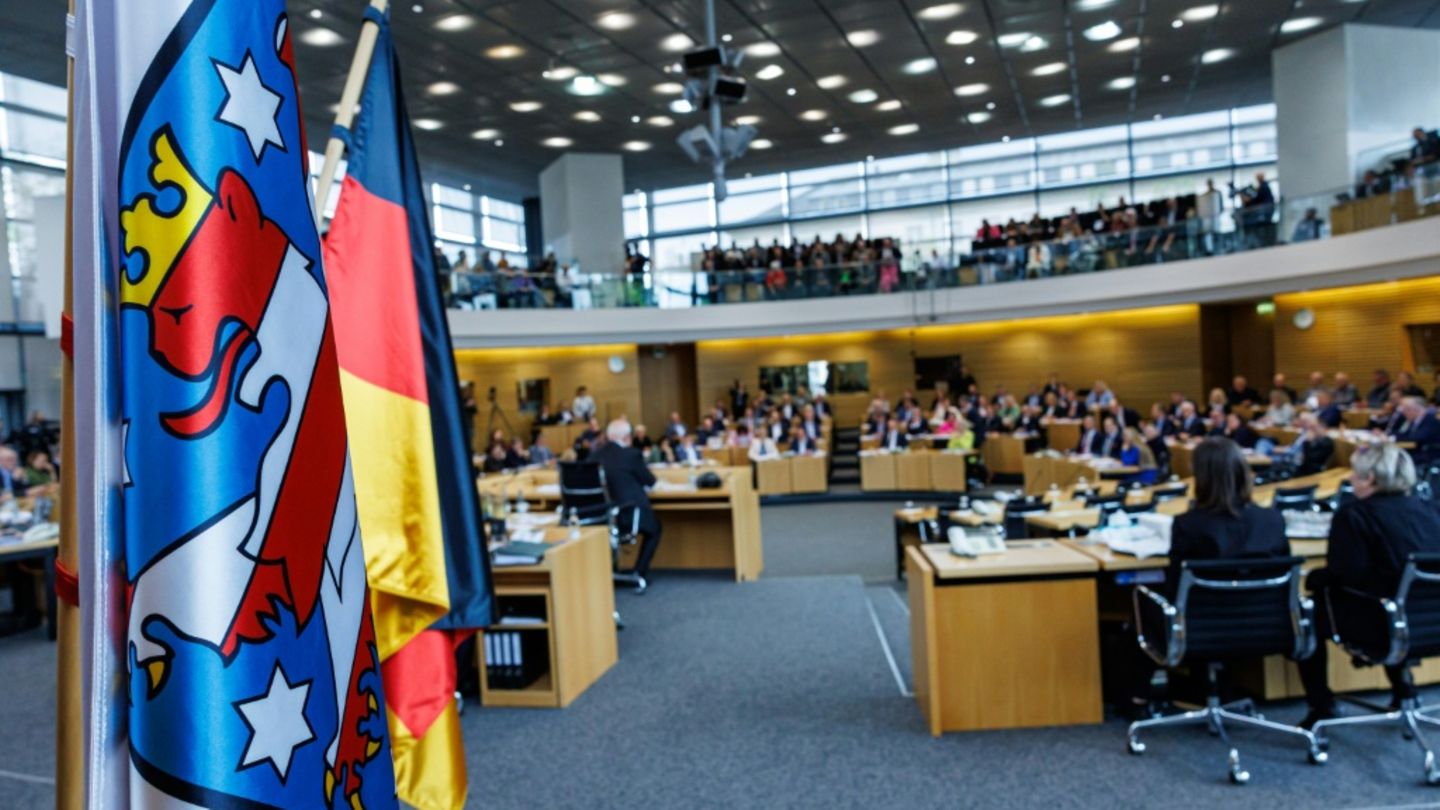 Brombeerkoalition in Thüringen: BSW-Fraktionschef Augsten verkündet Rückzug