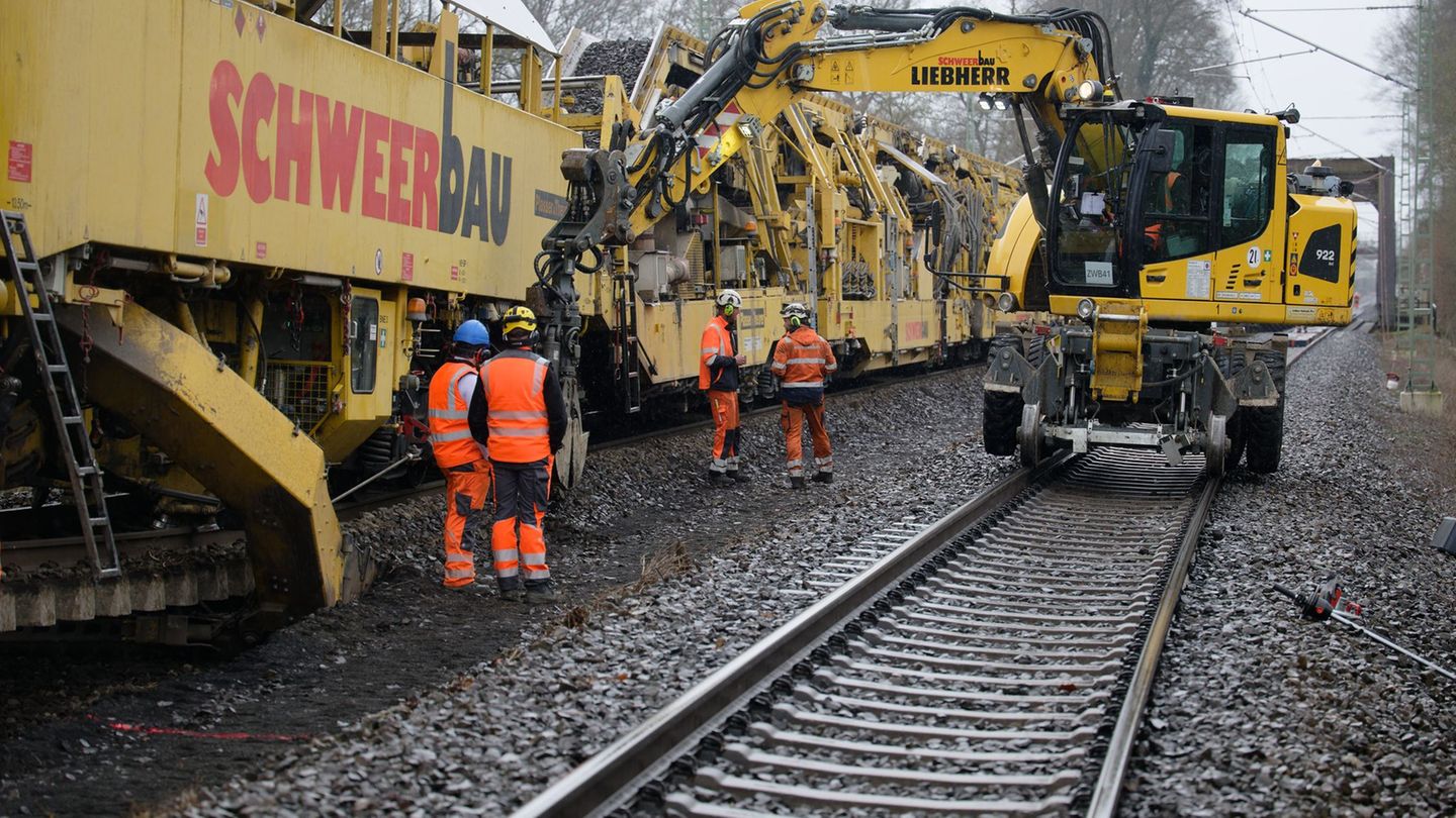 Bei der Generalsanierung der Strecke Köln-Wuppertal-Hagen wird an mehreren Stellen gleichzeitig gearbeitet. Foto: Henning Kaiser