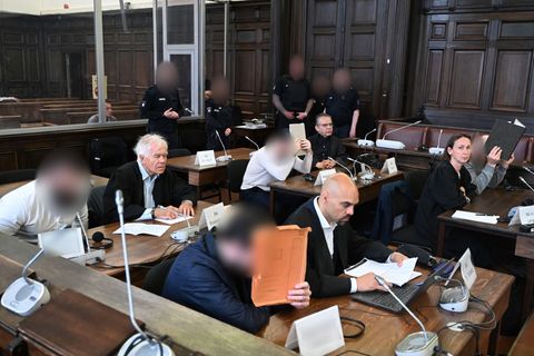 Die vier Angeklagten wurden zu mehrjährigen Haftstrafen verurteilt. (Archivbild) Foto: David Hammersen/dpa