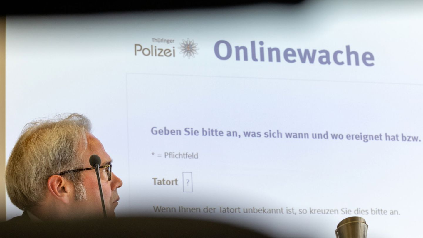 Die Online-Wache der Thüringer Polizei hat sich etabliert. (Archivbild) Foto: Michael Reichel/dpa