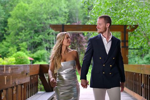 Theresa (54) hat sich in John (27) verliebt – ob das gut geht? 