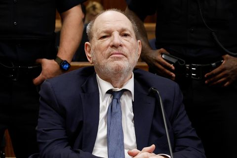 Harvey Weinstein dementiert immer noch die Anschuldigungen, die auf ihm lasten