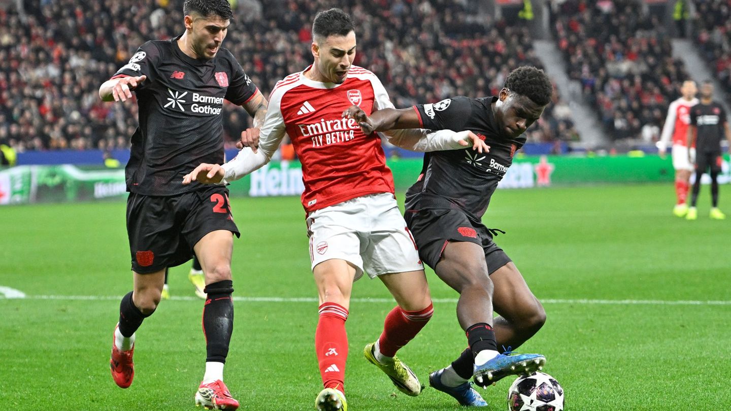 Leverkusener und Londoner lieferten sich viele enge Duelle. Foto: Anke Waelischmiller/dpa