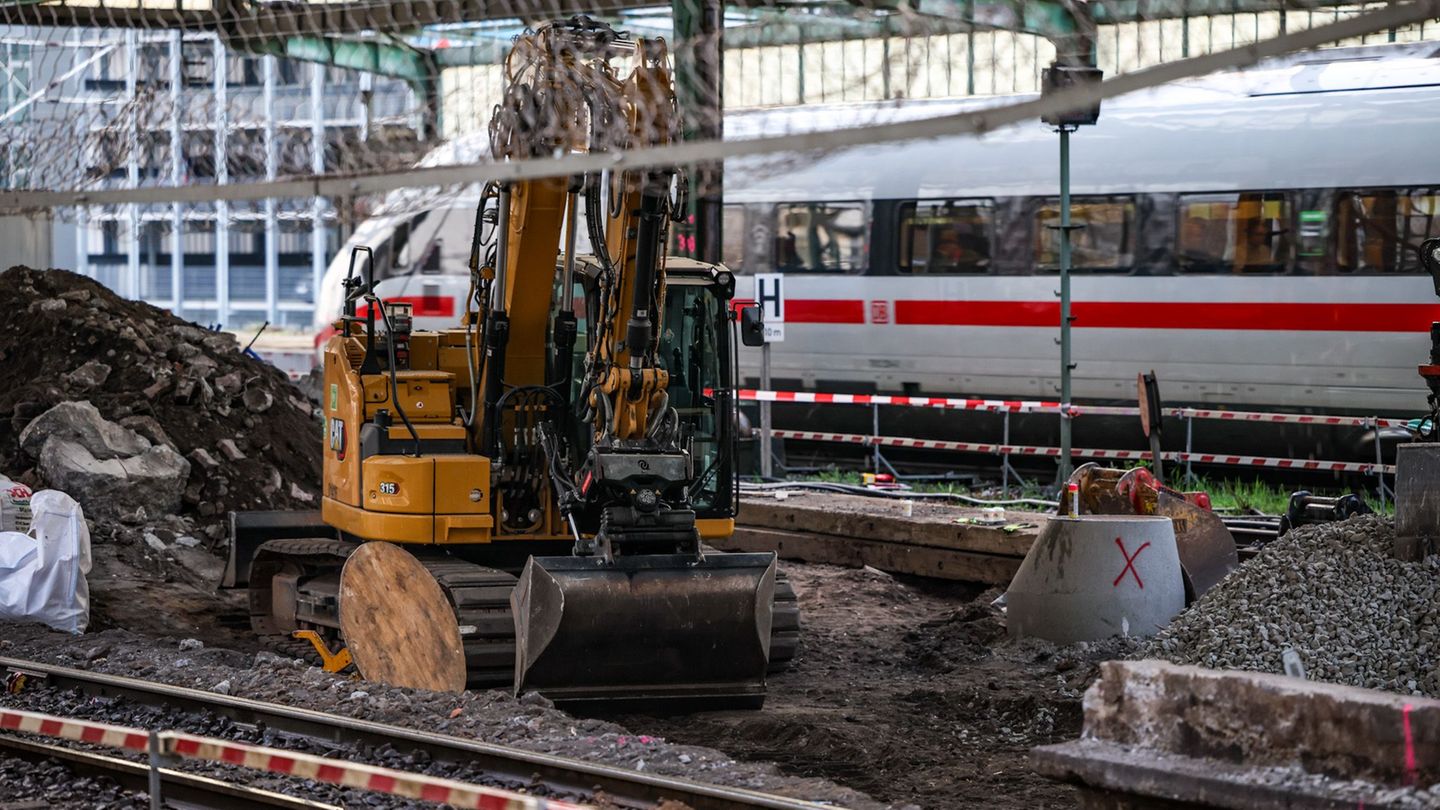 Folgen für Bahnreisende: Weltkriegsbombe gesprengt – Hbf Duisburg noch gesperrt