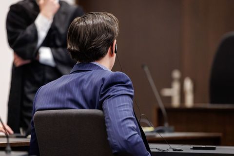 Im Prozess um die tödlichen Schüsse auf einer Fürther Hochzeit droht dem Angeklagten lebenslange Haft wegen Mordes. (Archivbild)