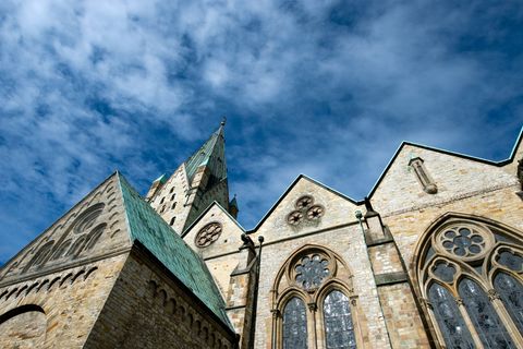 Wissenschaftler der Uni Paderborn stellen eine Studie zu Missbrauch im Erzbistum Paderborn vor. (Archivbild) Foto: Bernd Thissen