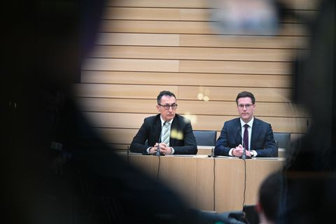 Wie schaffen es Cem Özdemir (Grüne) und Manuel Hagel (CDU), nach der Wahl in Baden-Württemberg in konstruktive Gespräche zu komm