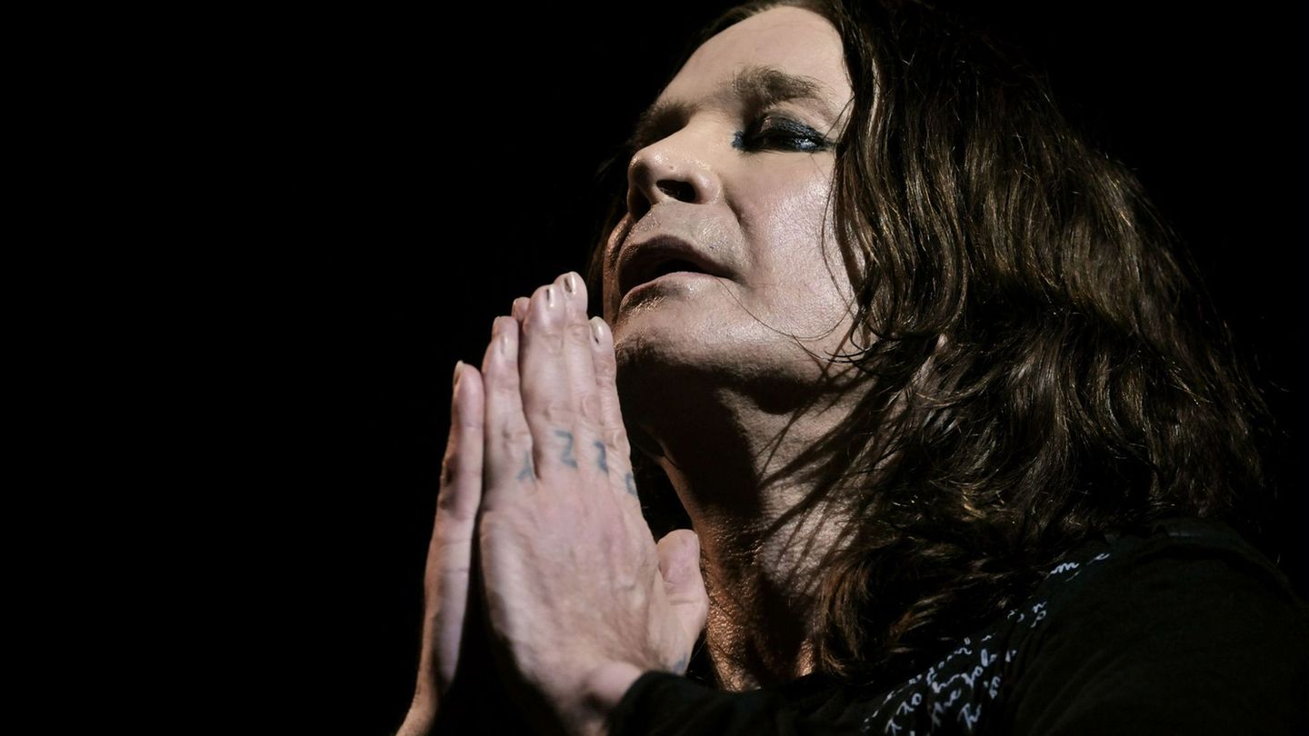 Ozzy Osbourne starb im Juli 2025 kurz nach seinem Bühnencomeback. (Archivbild) Foto: Roni Rekomaa/Lehtikuva/dpa