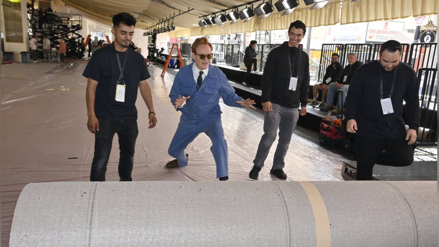 Der Oscar-Countdown läuft: Host Conan O'Brien rollt roten Teppich aus