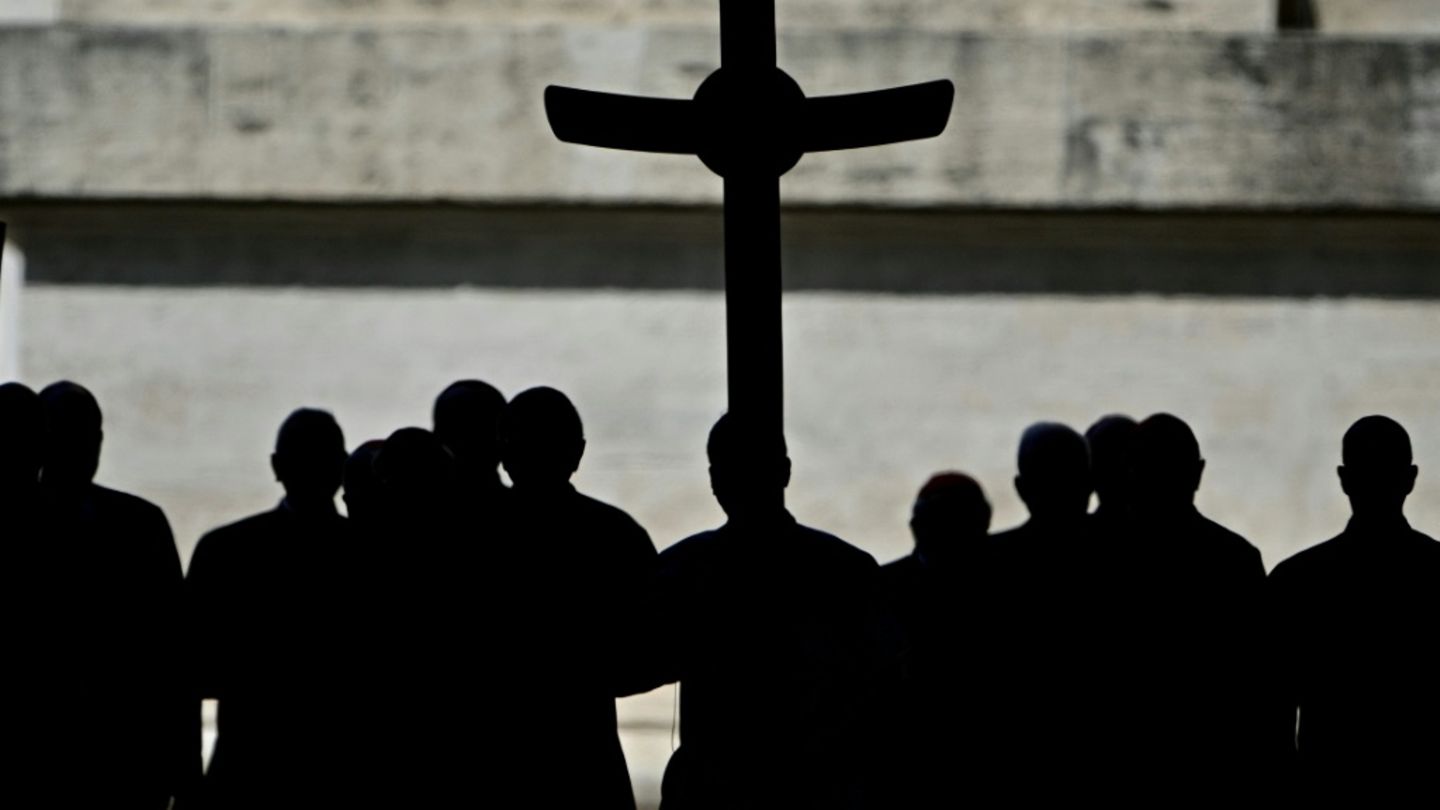 Missbrauch in katholischer Kirche: Etwa 93 Millionen Euro an Betroffene gezahlt