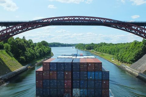 Die Levensauer Hochbrücke wird durch einen Neubau ersetzt. (Archivbild) Foto: picture alliance / dpa