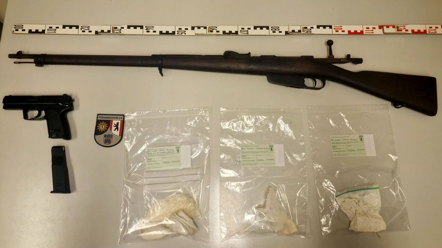 Polizeieinsatz: Mann mit Gewehr in Charlottenburg unterwegs