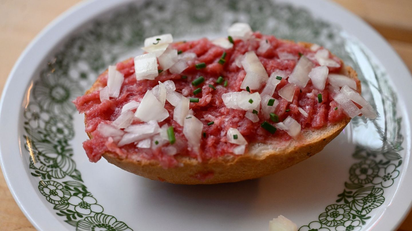 Salmonellengefahr: Rückruf von Zwiebelmett bei Penny