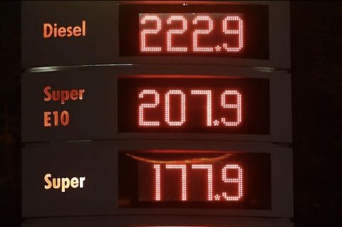 Eine Tankanzeige einer Tankstelle