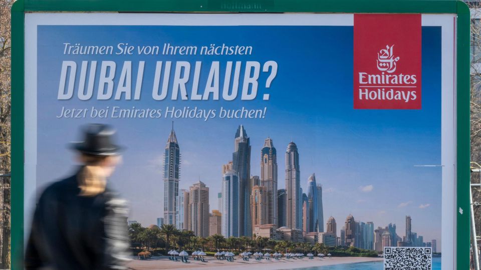 Werbeplakat für Dubai als Reiseziel