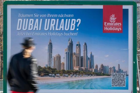 Werbeplakat für Dubai als Reiseziel