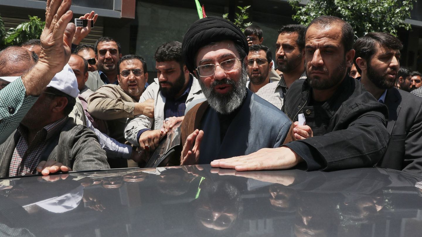 Iran-Krieg: Irans neuer oberster Führer fordert Rache für Kriegsopfer