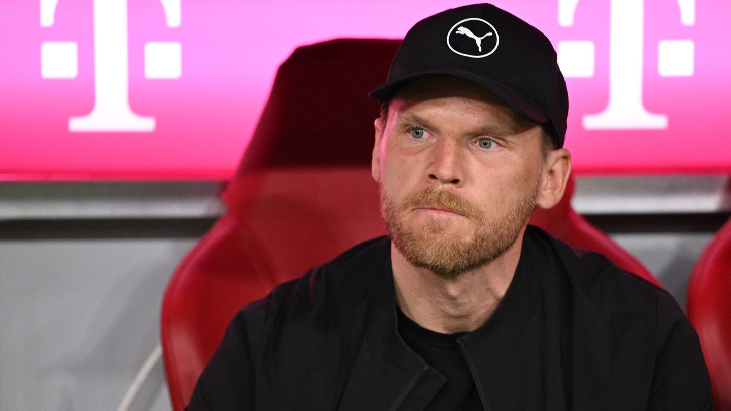 Gladbach-Coach Eugen Polanski steht in den nächsten beiden Spielen unter Druck Foto: Harry Langer/dpa