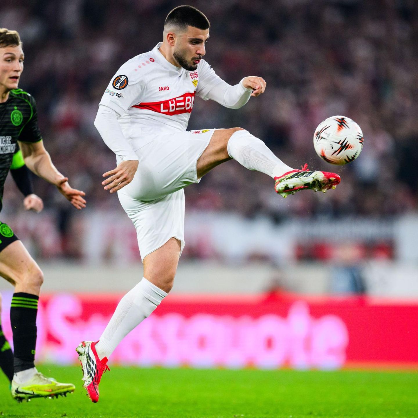 Der VfB Stuttgart um Angreifer Deniz Undav trifft in der Europa League auf den FC Porto