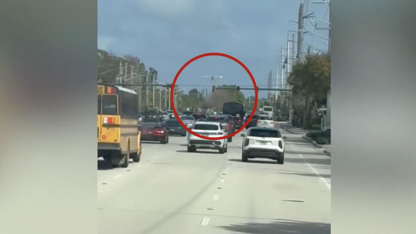 Florida: 19-jähriger Pilot muss auf stark befahrener Straße notlanden