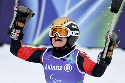 Anna-Lena Forster jubelt erleichtert über ihr zweites Gold. Foto: Philipp von Ditfurth/dpa