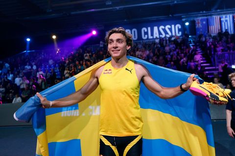 Der Schwede Armand Duplantis springt auch 2026 wieder in seiner eigenen Liga. Foto: Fredrik Persson/TT News Agency via AP/dpa