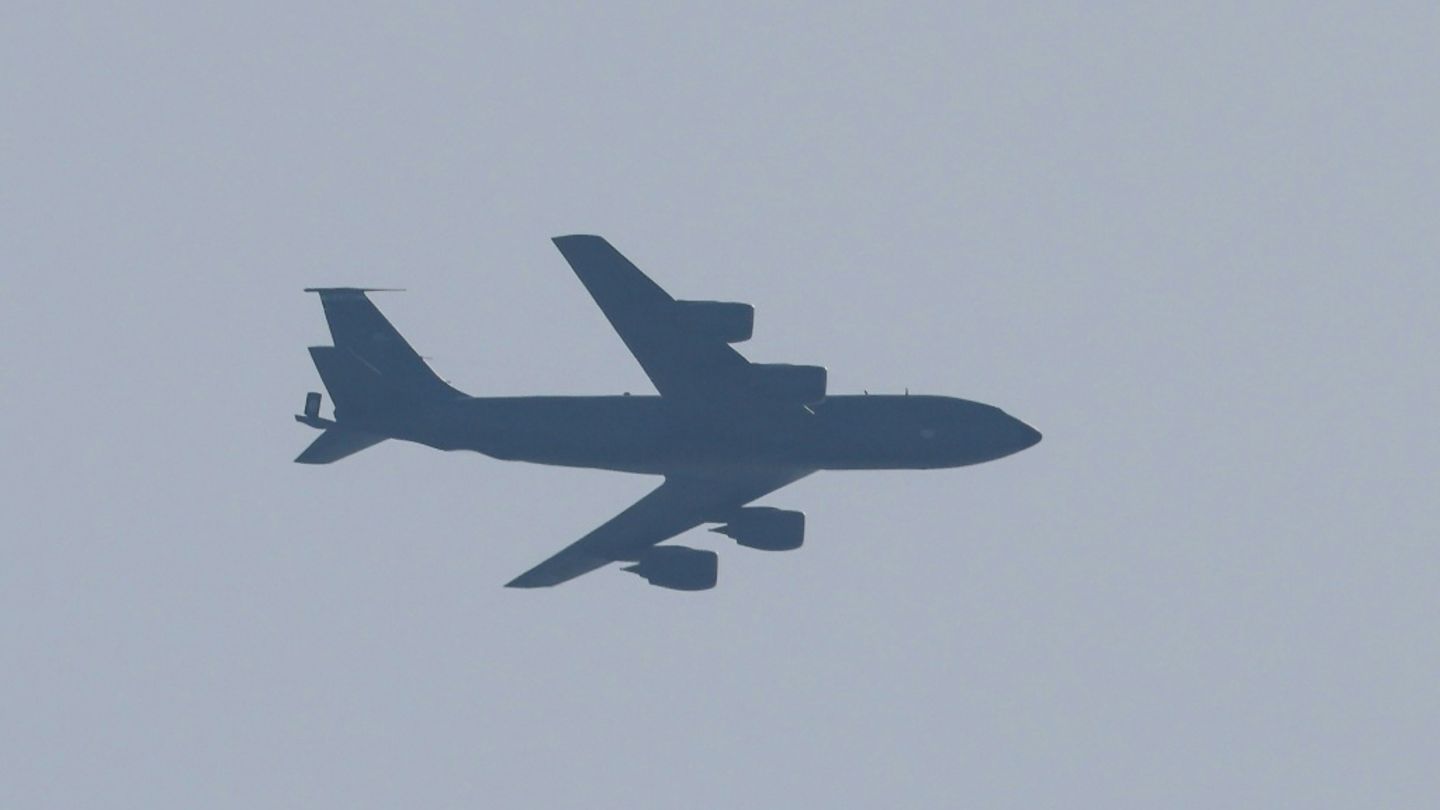 Ein US-Betankungsflugzeug vom Typ KC-135