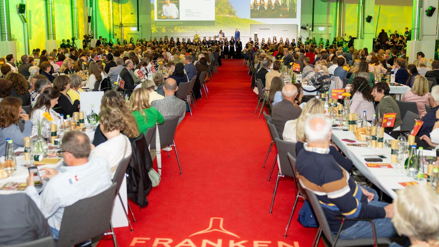 Premiere: Franken wählt neue Weinkönigin - oder einen Weinkönig?