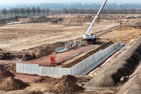 Die Bauarbeiten für das neue Landeskriminalamt (LKA) in Sachsen-Anhalt schreiten voran. Foto: Peter Gercke/dpa