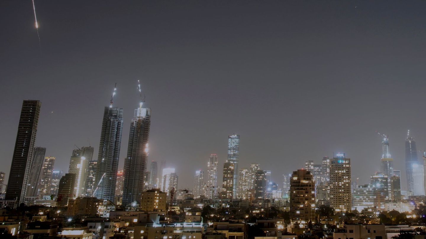 Israels Luftabwehr war auch in der Nacht wieder im Einsatz. Foto: Ohad Zwigenberg/AP/dpa