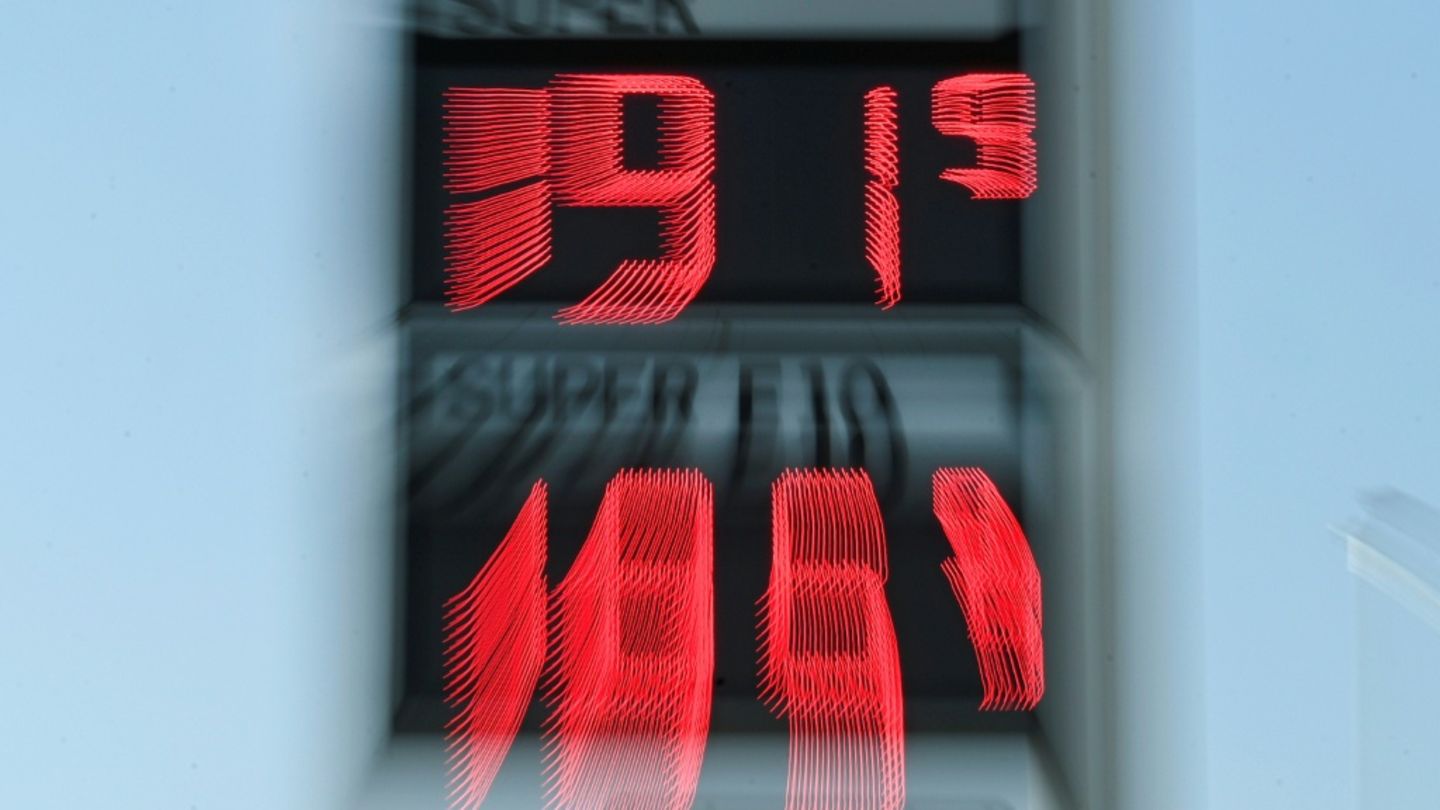 Konjunkturforscher Schmidt: "Inflation könnte in diesem Jahr auf sechs Prozent steigen"