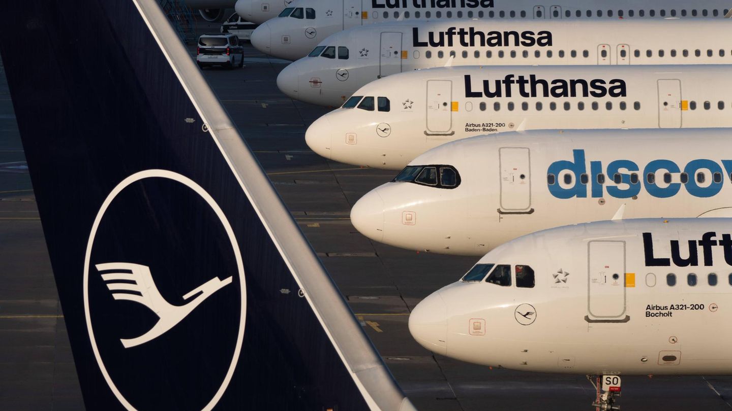 Lufthansa-Flieger am Boden
