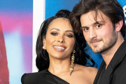 "Vampire Diaries"-Star Kat Graham begrüßt ihr erstes Baby mit Ehemann Bryant Wood.