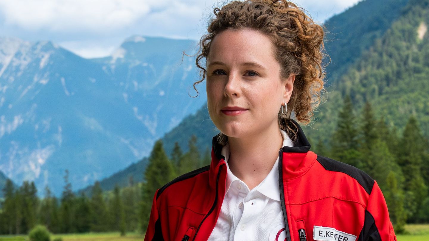 In der ZDF-Serie "Einfach Elli" zeigt Notfallsanitäterin Elli (Klara Deutschmann), dass ADHS auch starke Seiten hat.