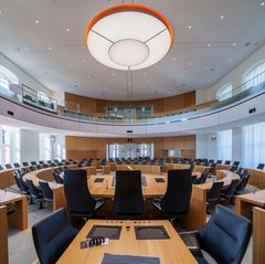 Umfrage deutet auf Kopf-an-Kopf-Rennen zwischen CDU und SPD hin. (Archivbild) Foto: Andreas Arnold/dpa