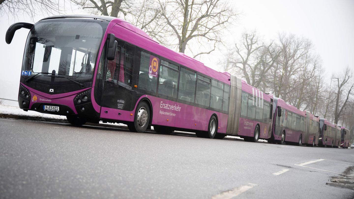 Bahnverkehr: Ersatzverkehr Hamburg-Berlin wieder mit hochwertigen Bussen