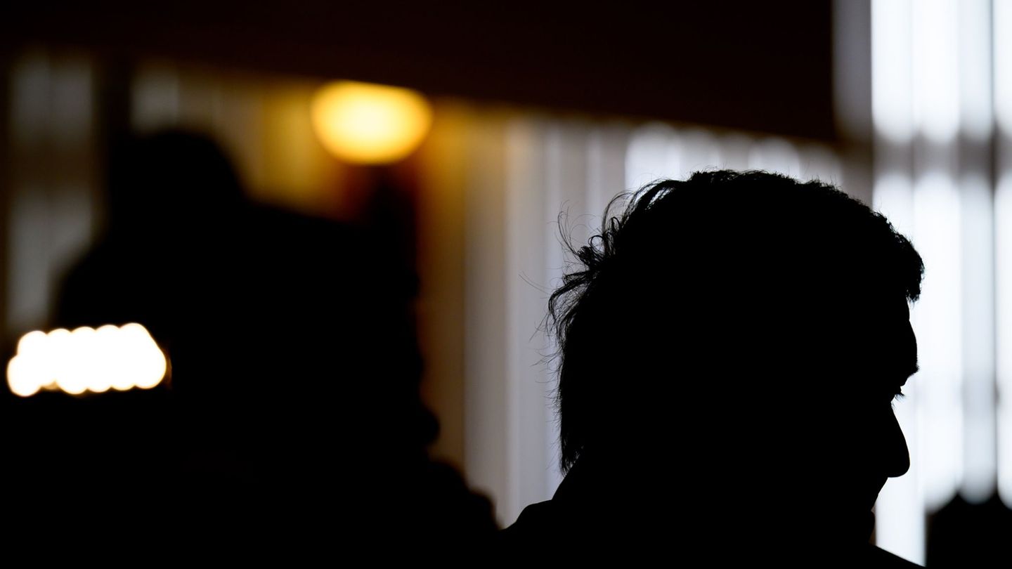 Prozess zu tödlichem Busunfall: Flixbus-Unfall: Fahrer gesteht tödlichen Fehler