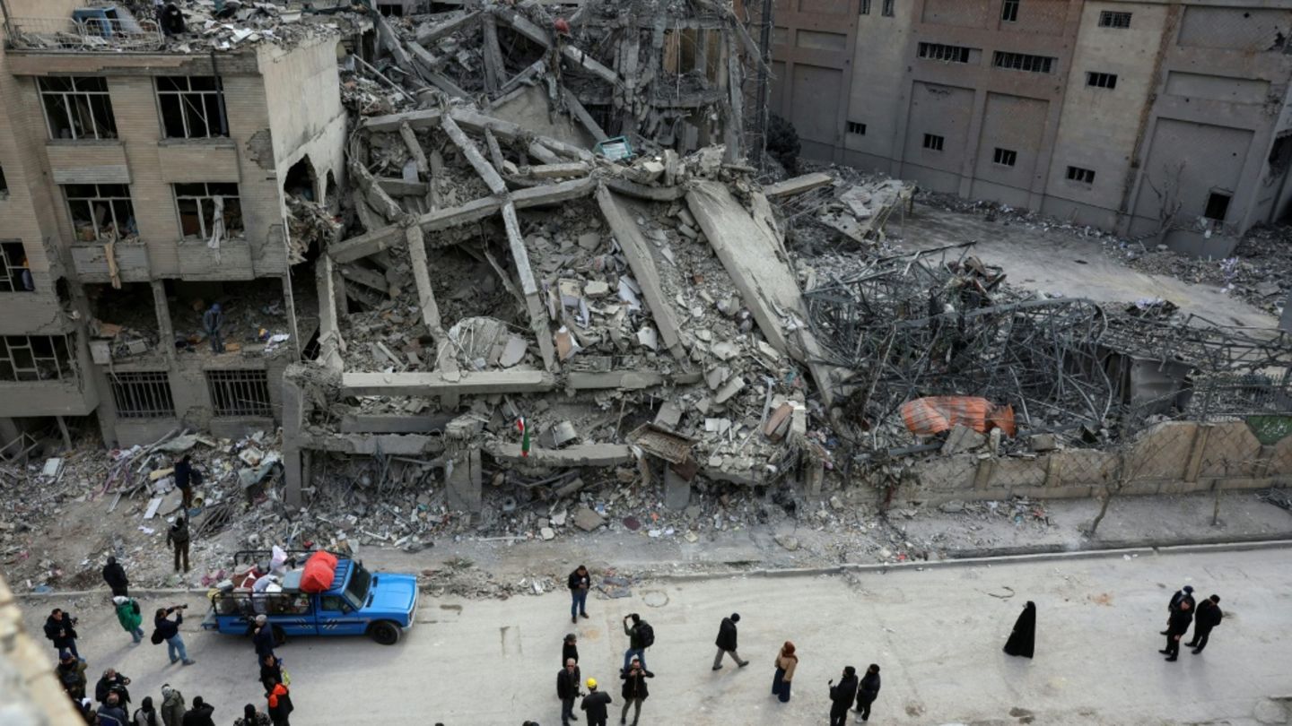 Israel startet neue Angriffe auf Teheran - Heftige Explosionen in iranischer Hauptstadt