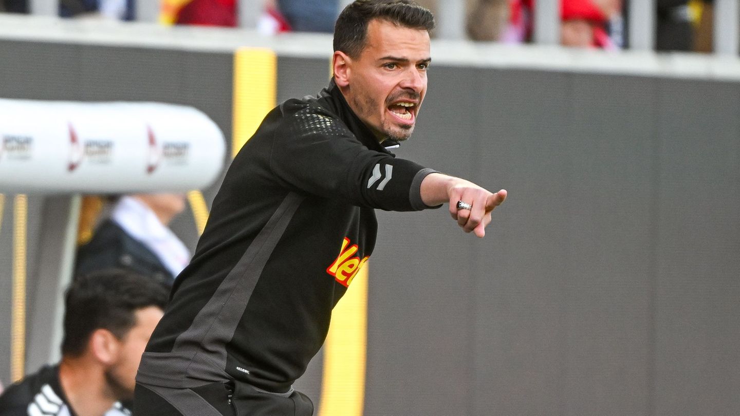 Munier Raychouni wird Drittligist Jahn Regensburg vorerst als Interimstrainer betreuen. (Archivbild) Foto: Armin Weigel/dpa