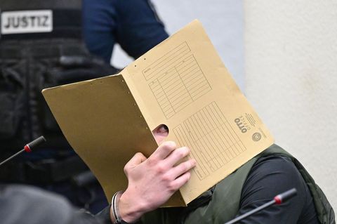 Die Staatsanwaltschaft glaubt, dass auch zahlreiche weitere Verdächtige systematisch Erwachsene in die Sex-Falle gelockt haben,