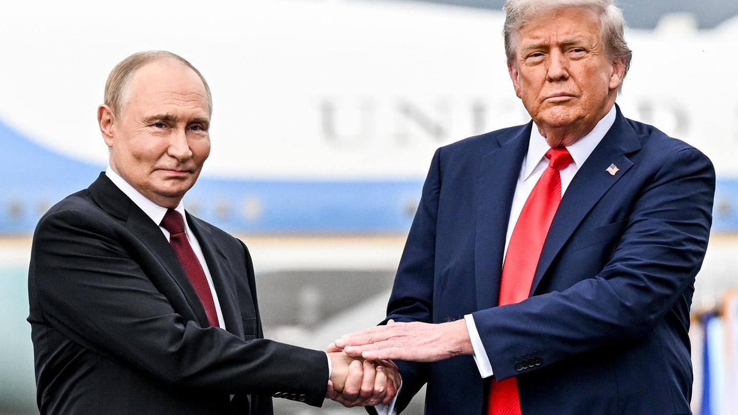 Trump und Putin geben sich die Hand – Die USA hebt ihre Sanktionen gegen den Handel mit russischem Erdöl begrenzt auf